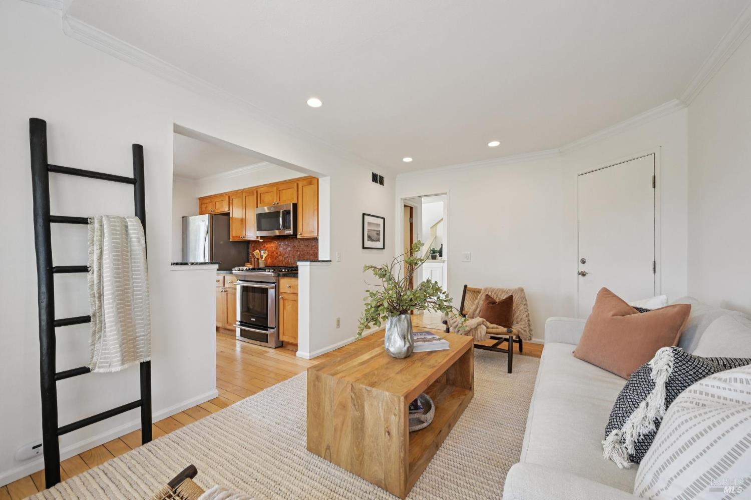 Detail Gallery Image 21 of 44 For 4 Milland Ct, Mill Valley,  CA 94941 - 3 Beds | 2/1 Baths