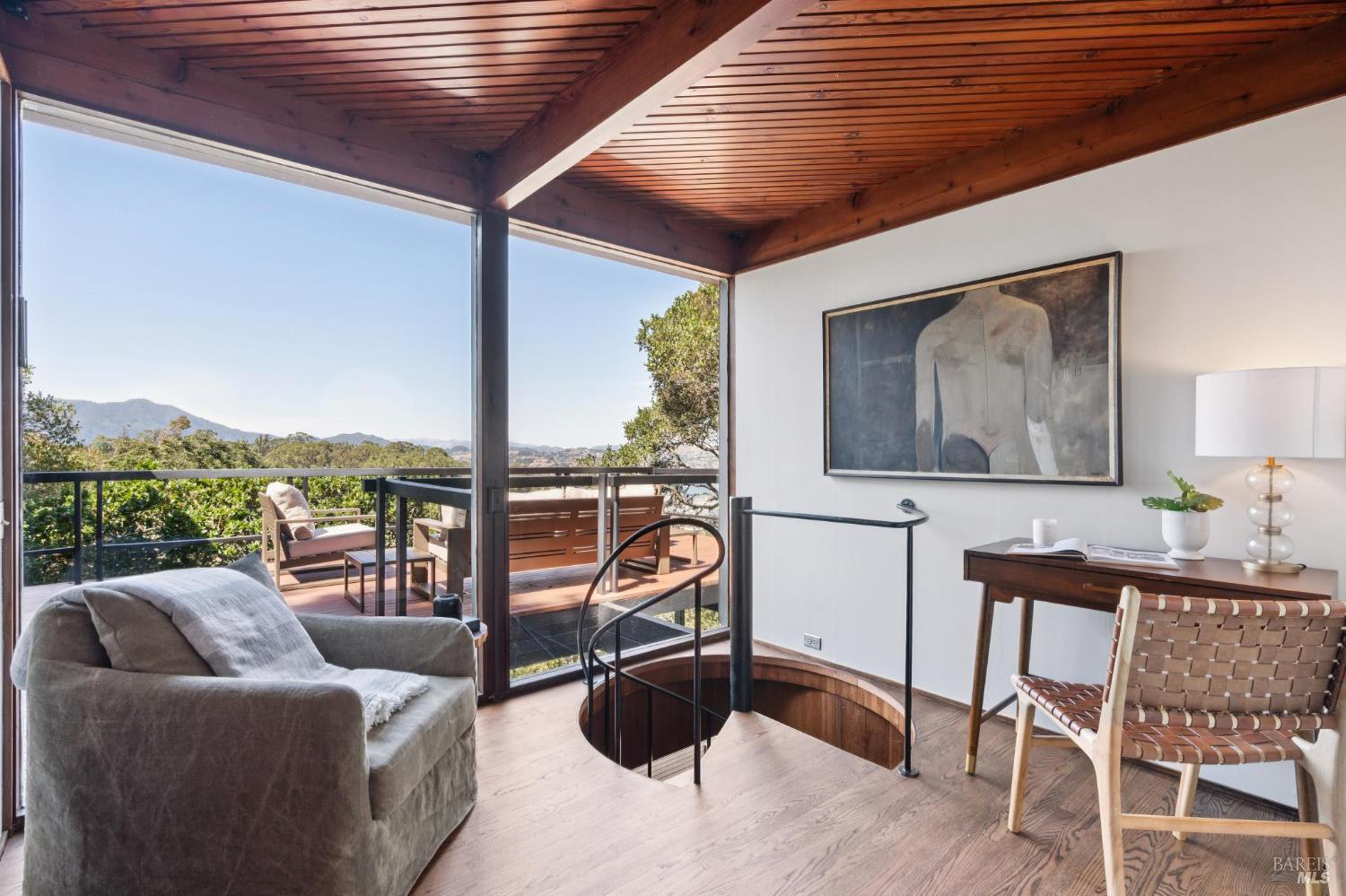 Detail Gallery Image 21 of 31 For 290 Currey Ln, Sausalito,  CA 94965 - 2 Beds | 1 Baths