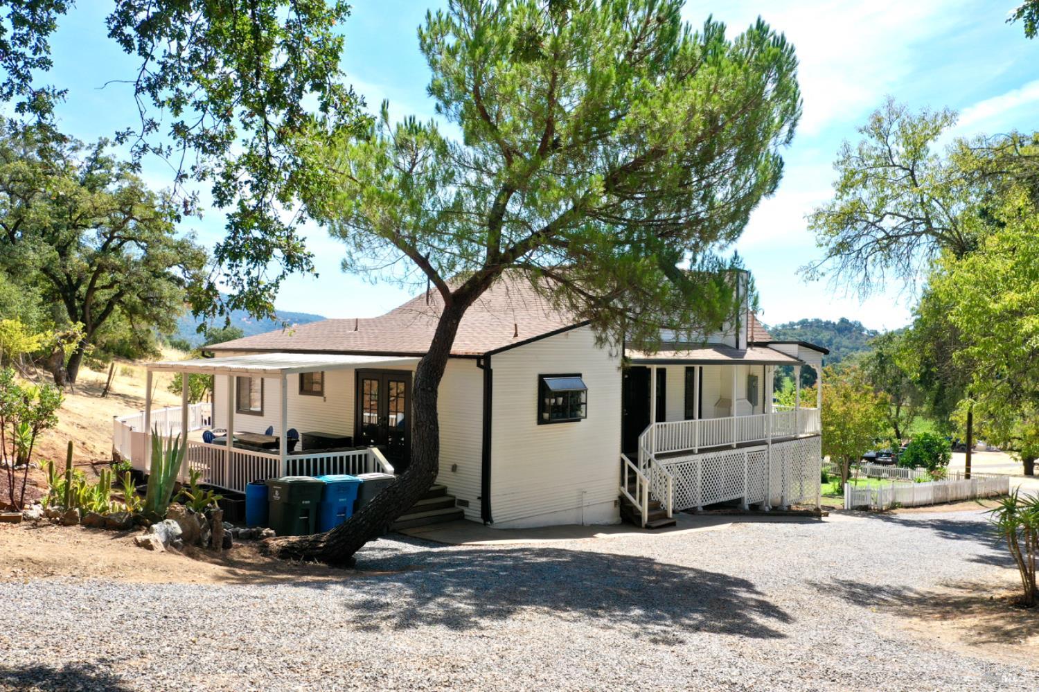 Detail Gallery Image 9 of 87 For 31258 Highway 128 Rd, Cloverdale,  CA 95425 - 3 Beds | 3/1 Baths