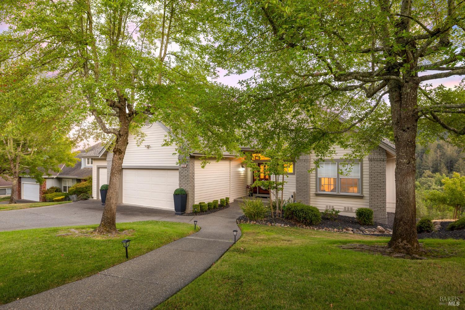 Detail Gallery Image 2 of 66 For 6382 Meadowridge Dr, Santa Rosa,  CA 95409 - 2 Beds | 2 Baths
