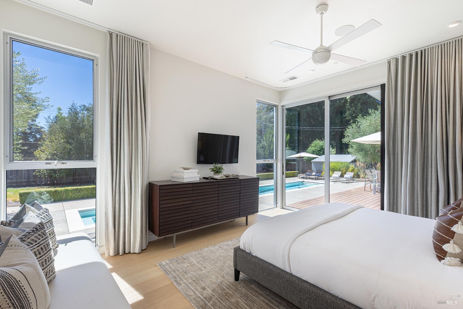 Detail Gallery Image 24 of 41 For 1405 Old Winery Ct, Sonoma,  CA 95476 - 3 Beds | 2/1 Baths