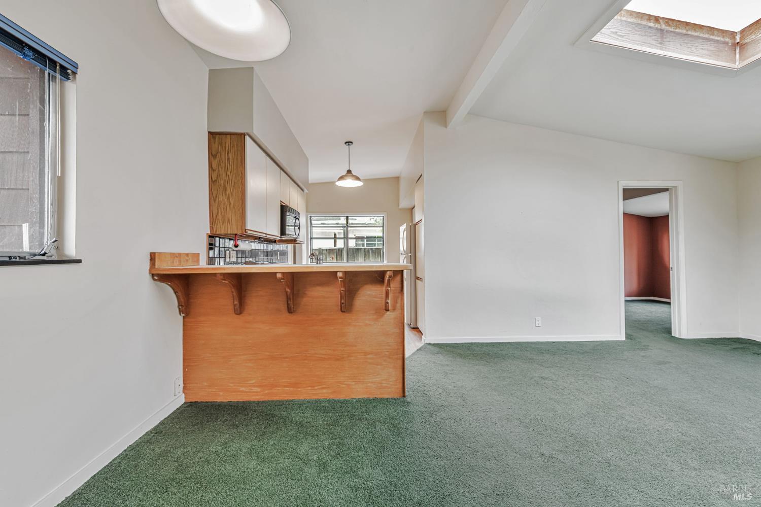 Detail Gallery Image 8 of 33 For 615 Rosal Way, San Rafael,  CA 94903 - 4 Beds | 2 Baths