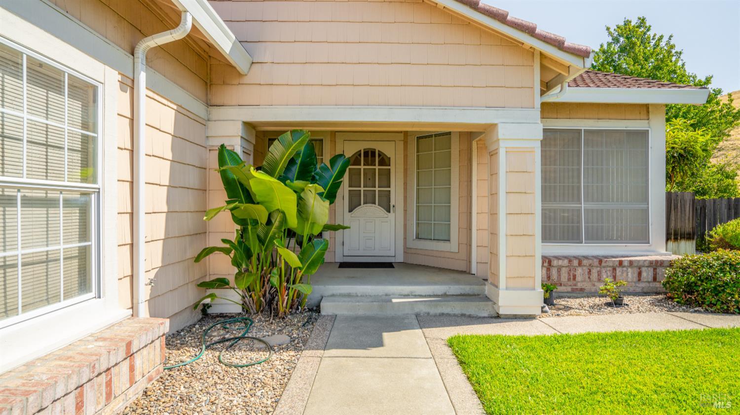 Detail Gallery Image 4 of 75 For 124 Cannes Ct, Fairfield,  CA 94534 - 4 Beds | 2 Baths