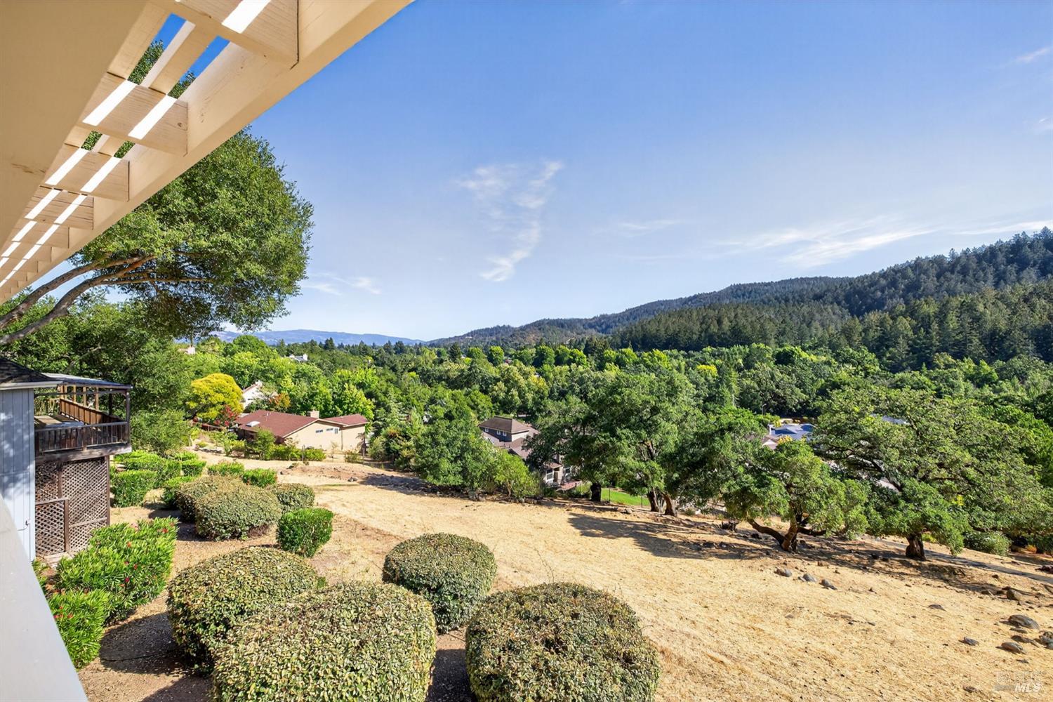 Detail Gallery Image 32 of 66 For 6382 Meadowridge Dr, Santa Rosa,  CA 95409 - 2 Beds | 2 Baths