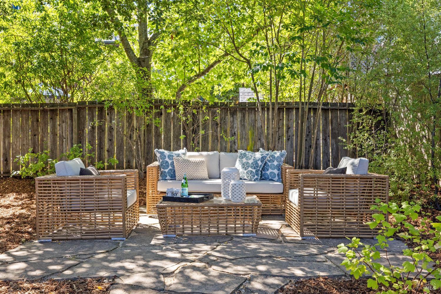Detail Gallery Image 30 of 38 For 102 Clorinda Ave, San Rafael,  CA 94901 - 3 Beds | 2 Baths