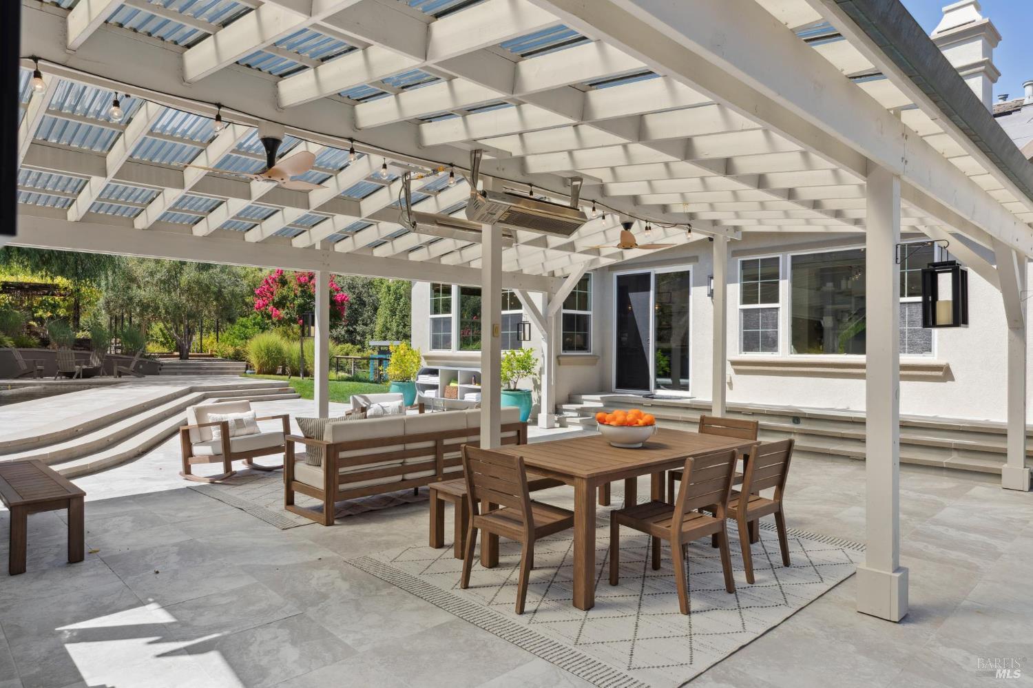 Detail Gallery Image 15 of 96 For 3747 Beartooth Ln, Napa,  CA 94558 - 4 Beds | 3 Baths