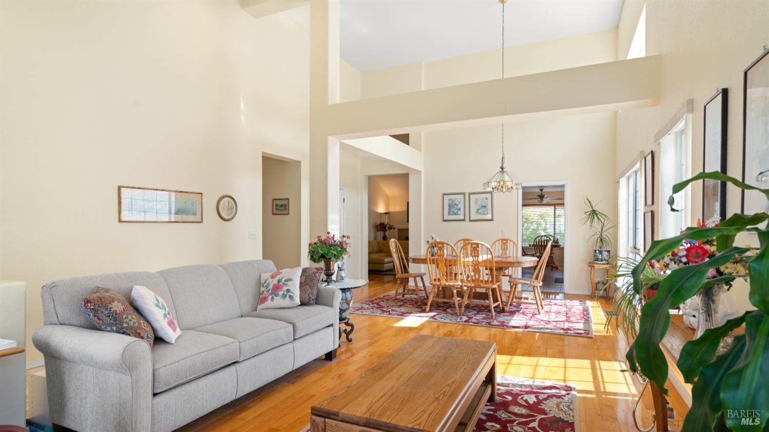 Detail Gallery Image 7 of 75 For 124 Cannes Ct, Fairfield,  CA 94534 - 4 Beds | 2 Baths