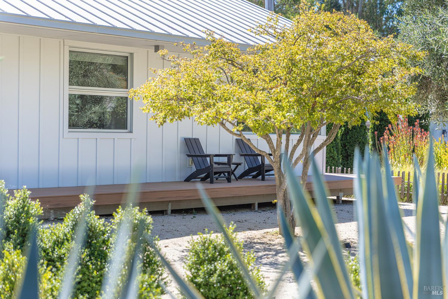 Detail Gallery Image 3 of 41 For 1405 Old Winery Ct, Sonoma,  CA 95476 - 3 Beds | 2/1 Baths