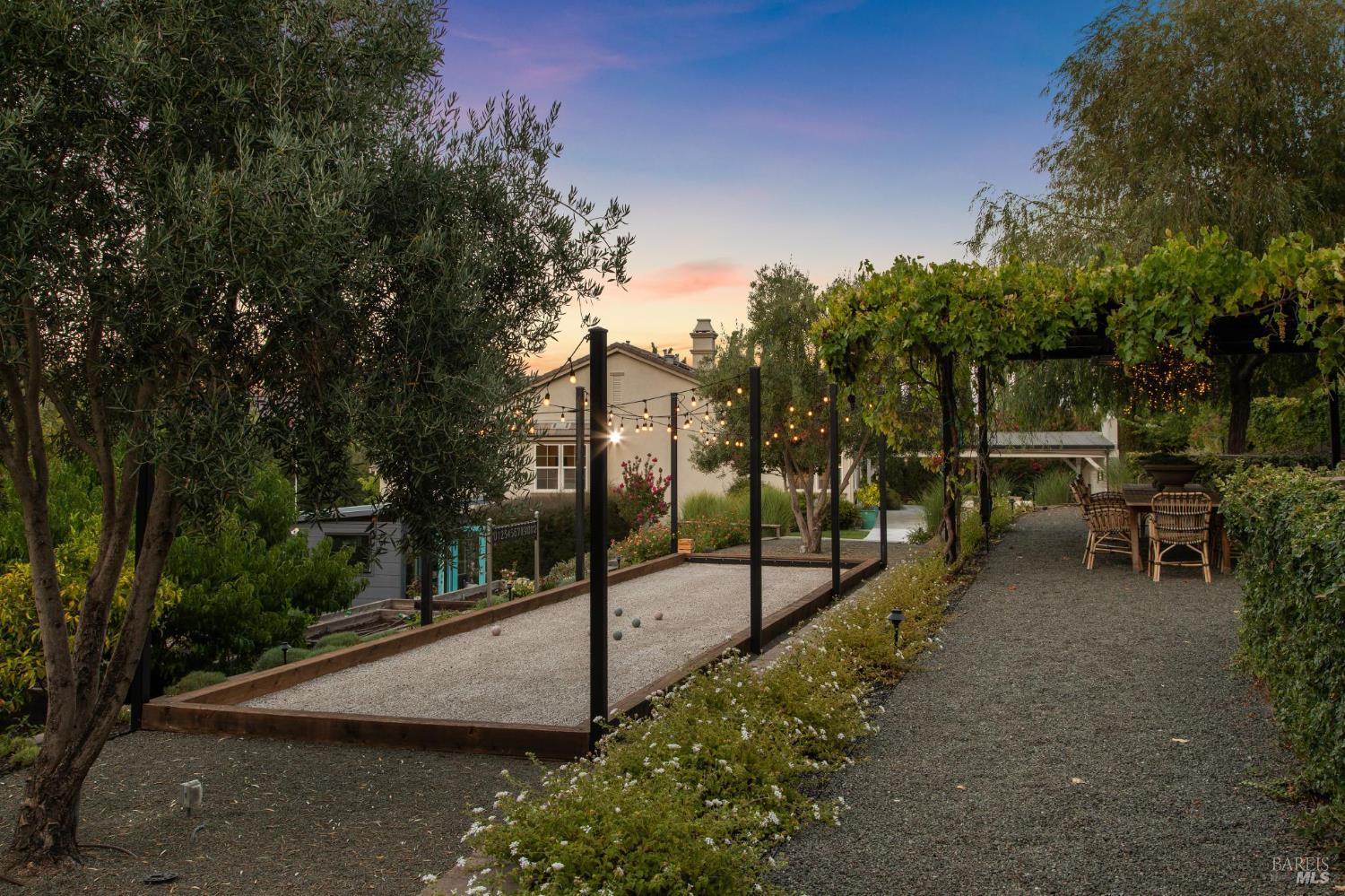 Detail Gallery Image 86 of 96 For 3747 Beartooth Ln, Napa,  CA 94558 - 4 Beds | 3 Baths