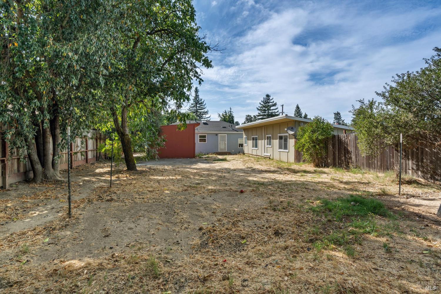 Detail Gallery Image 14 of 19 For 1521 Talmage Ct, Ukiah,  CA 95482 - 3 Beds | 2 Baths