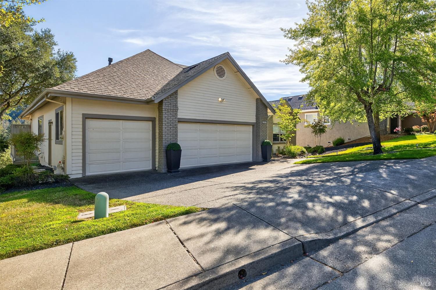 Detail Gallery Image 3 of 66 For 6382 Meadowridge Dr, Santa Rosa,  CA 95409 - 2 Beds | 2 Baths