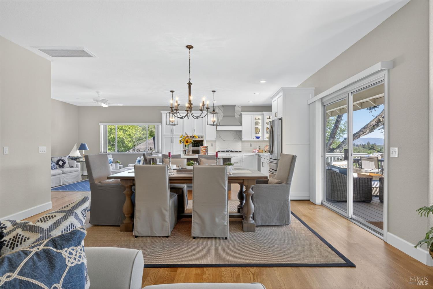 Detail Gallery Image 12 of 66 For 6382 Meadowridge Dr, Santa Rosa,  CA 95409 - 2 Beds | 2 Baths