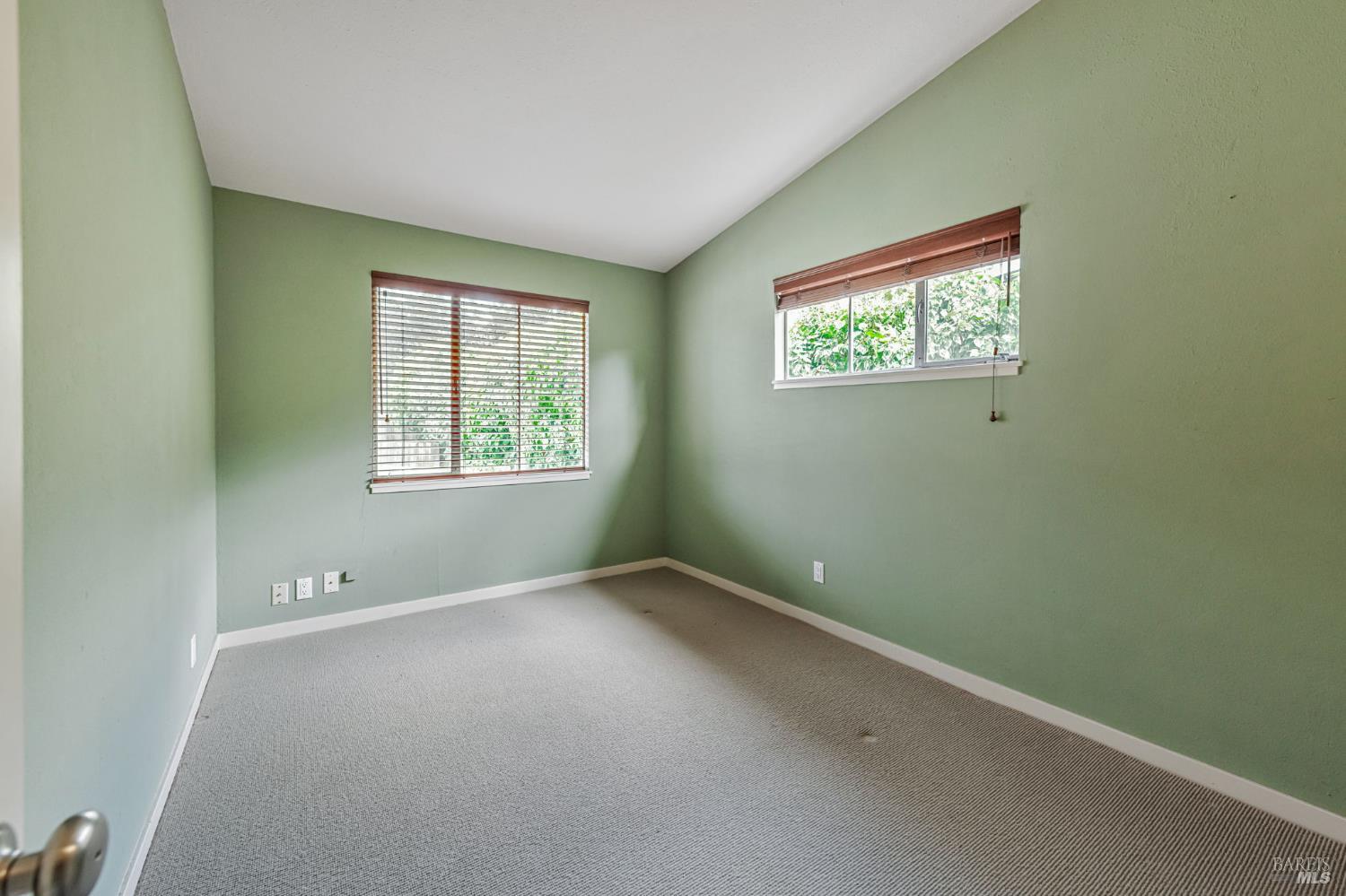 Detail Gallery Image 21 of 33 For 615 Rosal Way, San Rafael,  CA 94903 - 4 Beds | 2 Baths