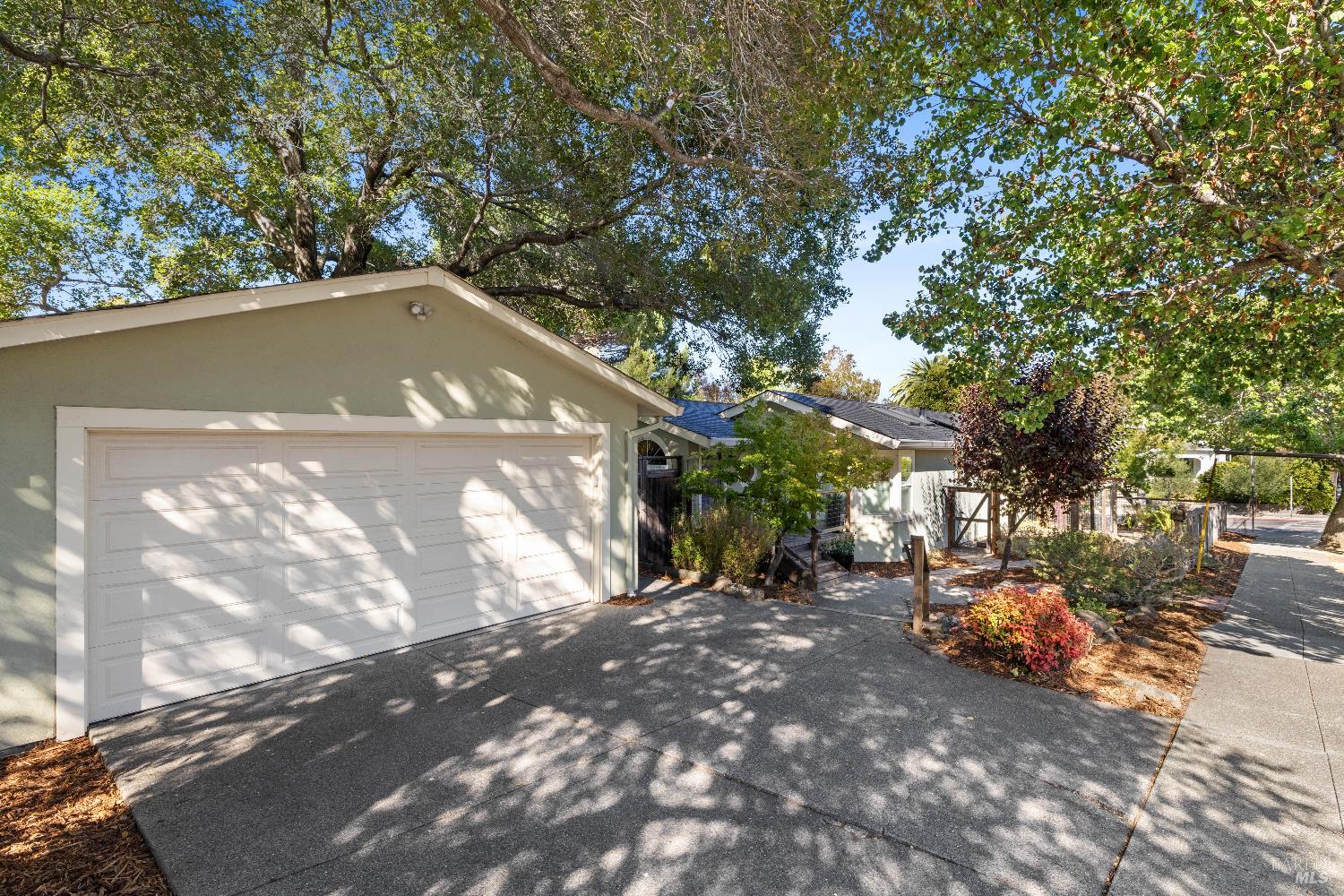Detail Gallery Image 34 of 38 For 102 Clorinda Ave, San Rafael,  CA 94901 - 3 Beds | 2 Baths