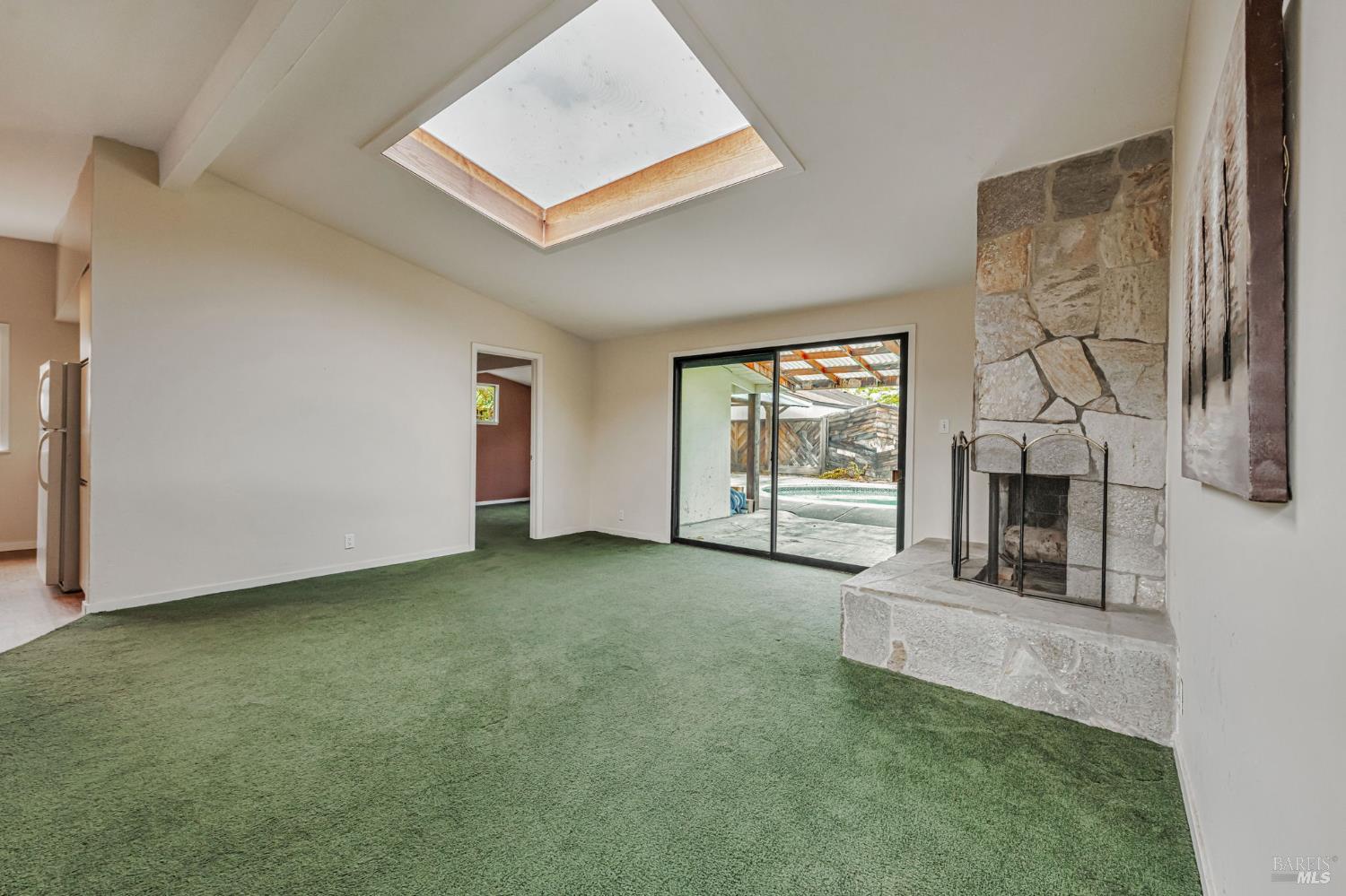 Detail Gallery Image 7 of 33 For 615 Rosal Way, San Rafael,  CA 94903 - 4 Beds | 2 Baths