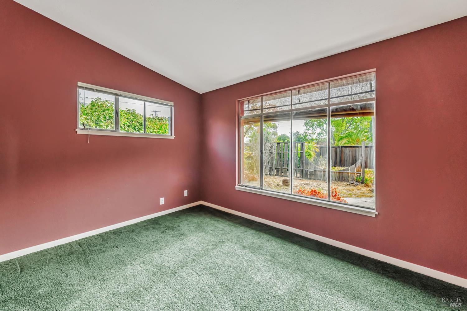 Detail Gallery Image 17 of 33 For 615 Rosal Way, San Rafael,  CA 94903 - 4 Beds | 2 Baths