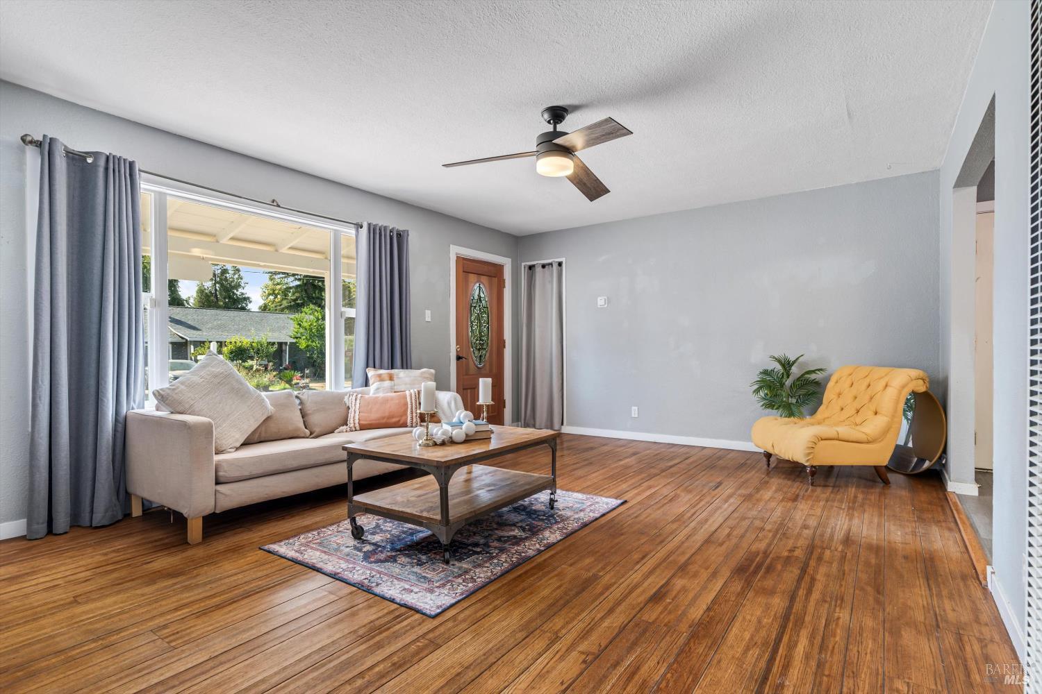 Detail Gallery Image 6 of 19 For 1521 Talmage Ct, Ukiah,  CA 95482 - 3 Beds | 2 Baths