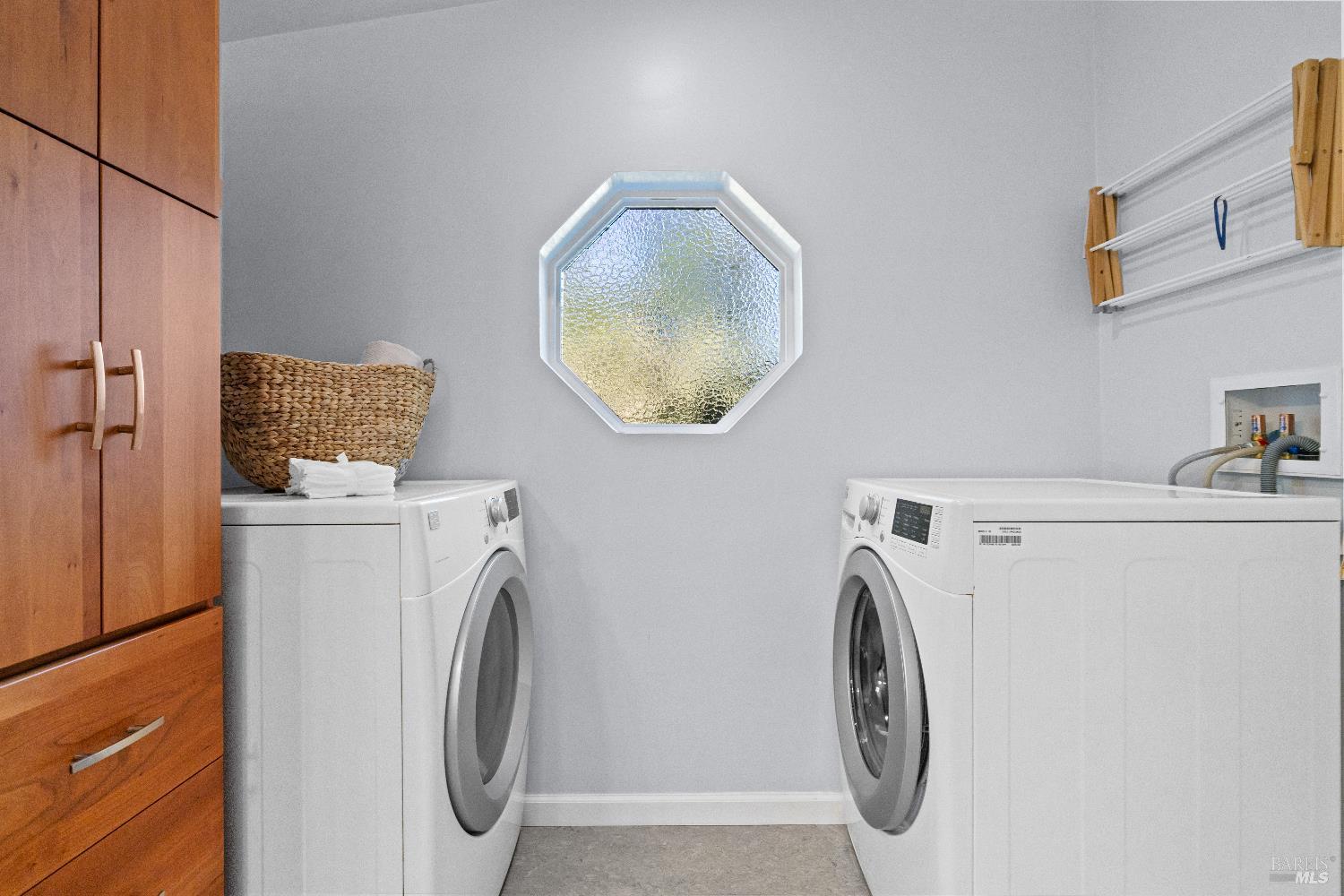 Detail Gallery Image 22 of 38 For 102 Clorinda Ave, San Rafael,  CA 94901 - 3 Beds | 2 Baths