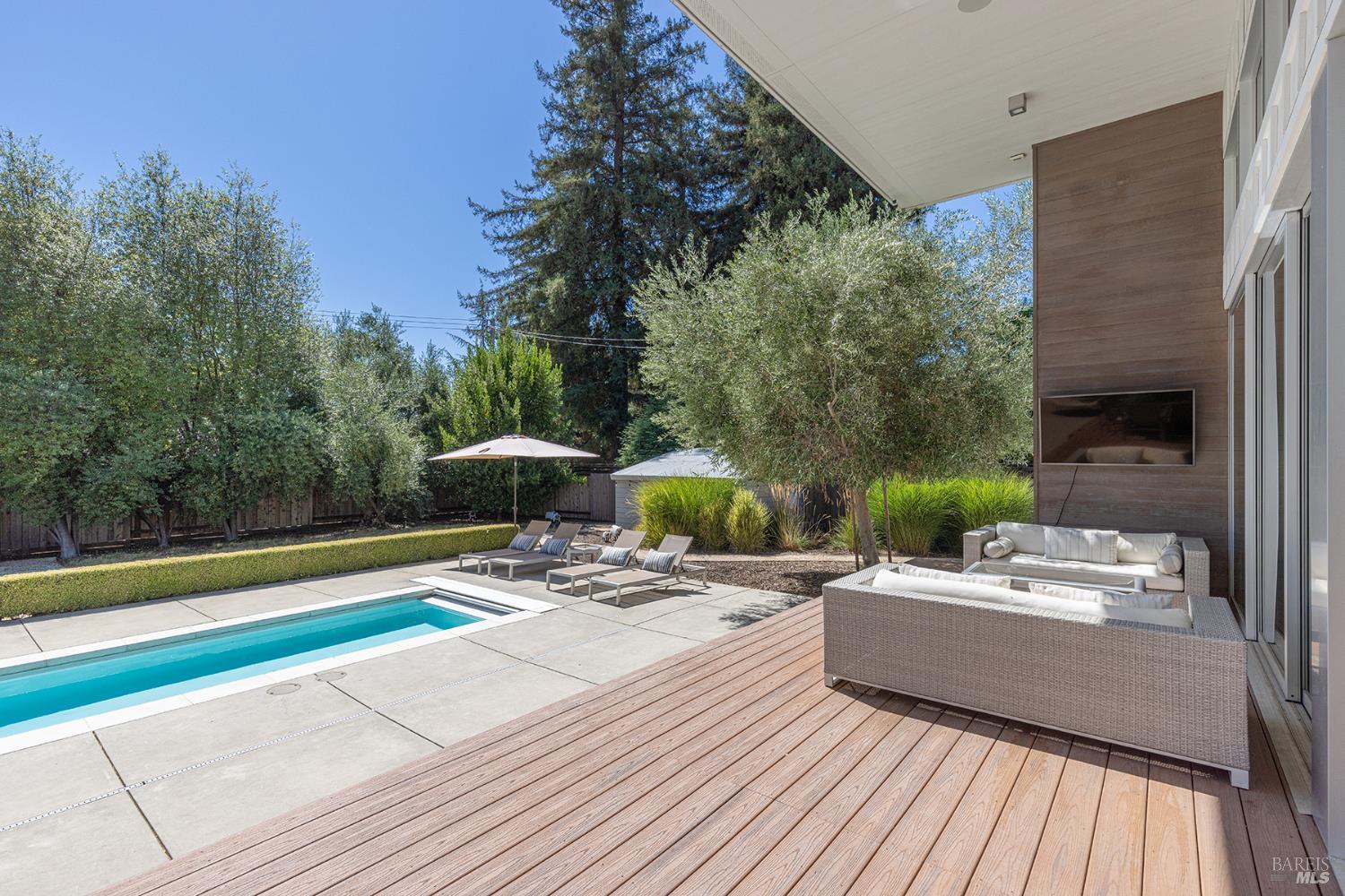 Detail Gallery Image 17 of 41 For 1405 Old Winery Ct, Sonoma,  CA 95476 - 3 Beds | 2/1 Baths