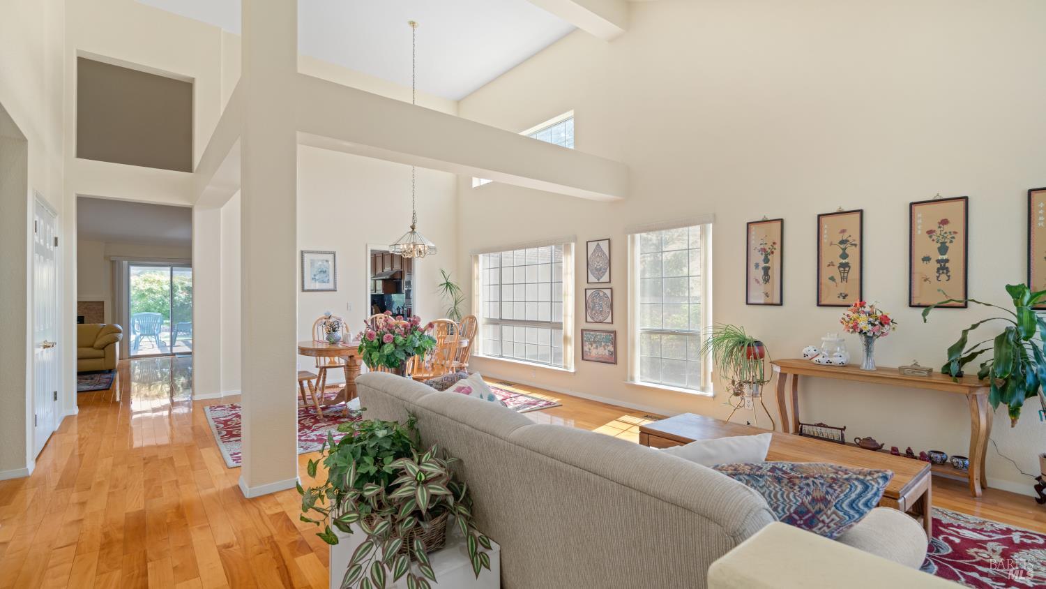 Detail Gallery Image 5 of 75 For 124 Cannes Ct, Fairfield,  CA 94534 - 4 Beds | 2 Baths