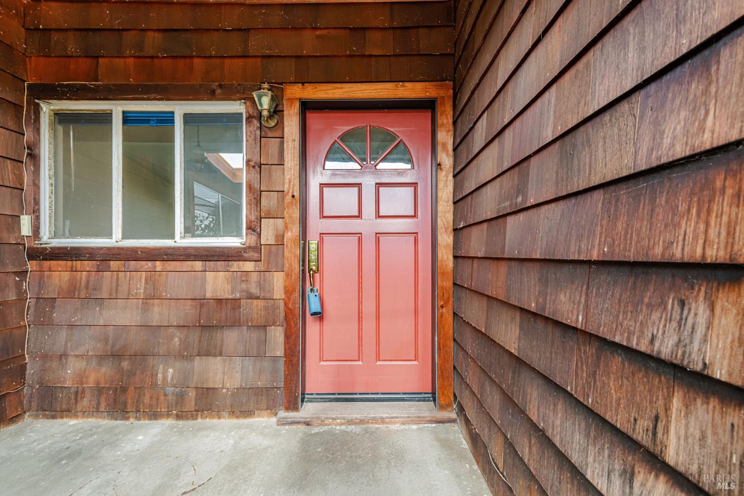 Detail Gallery Image 2 of 33 For 615 Rosal Way, San Rafael,  CA 94903 - 4 Beds | 2 Baths
