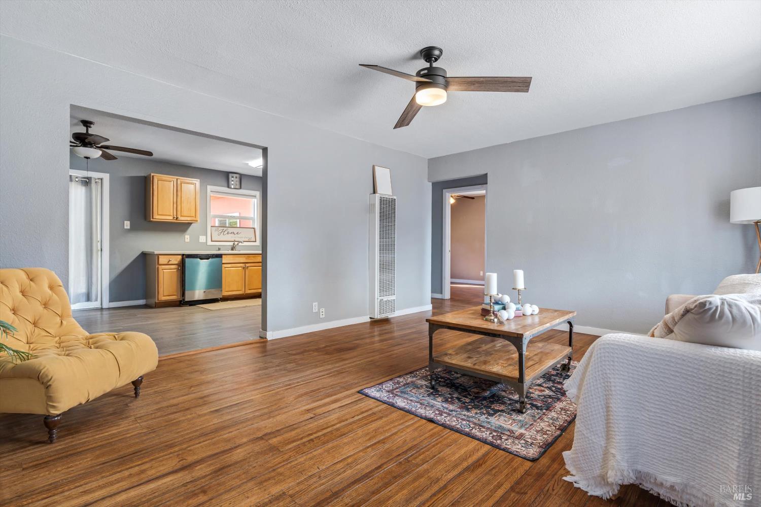 Detail Gallery Image 5 of 19 For 1521 Talmage Ct, Ukiah,  CA 95482 - 3 Beds | 2 Baths