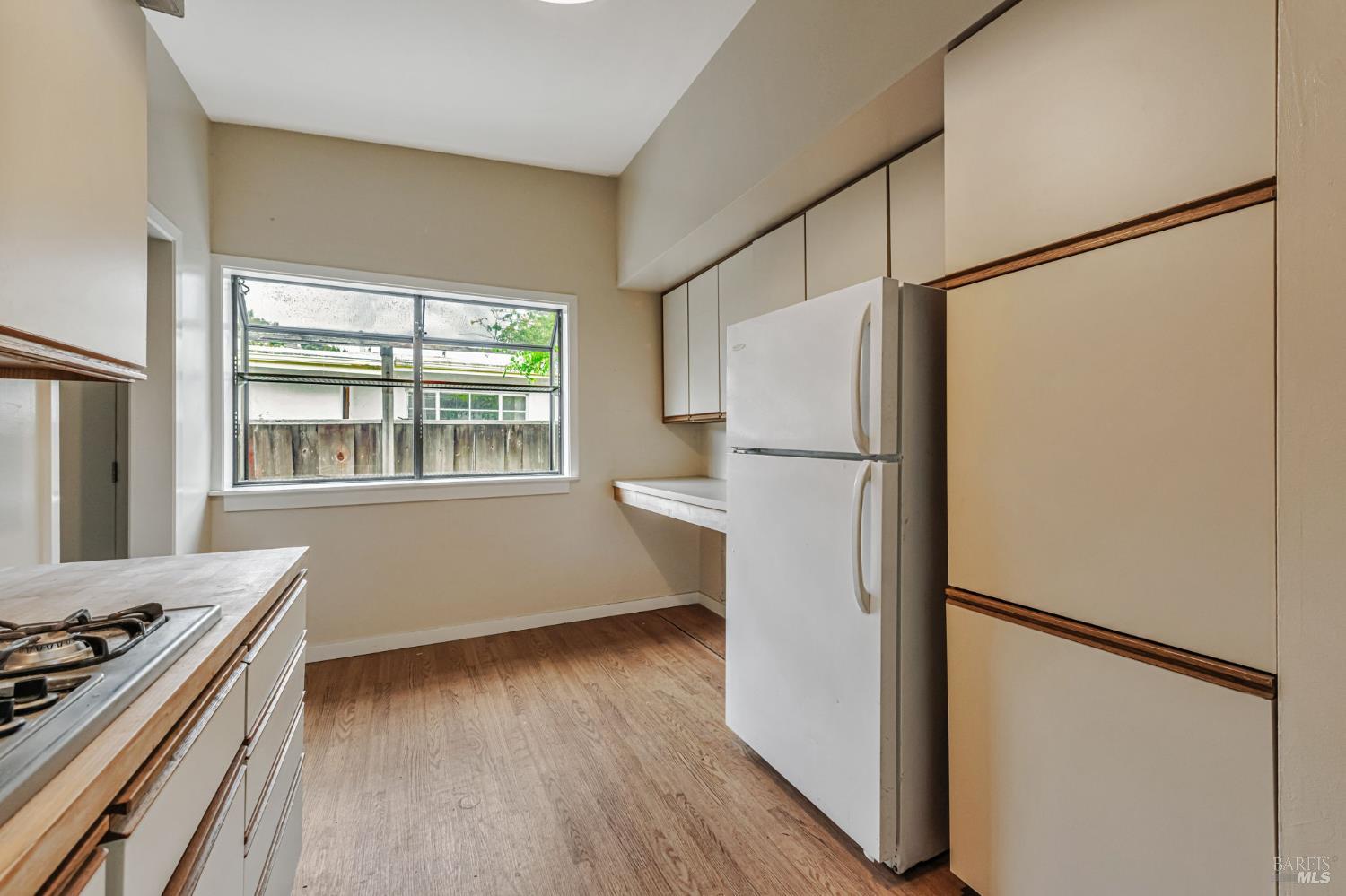 Detail Gallery Image 10 of 33 For 615 Rosal Way, San Rafael,  CA 94903 - 4 Beds | 2 Baths