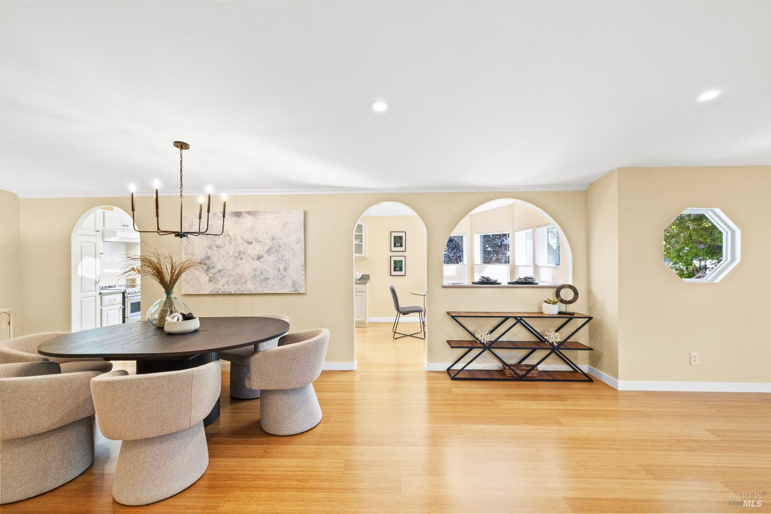 Detail Gallery Image 9 of 38 For 102 Clorinda Ave, San Rafael,  CA 94901 - 3 Beds | 2 Baths