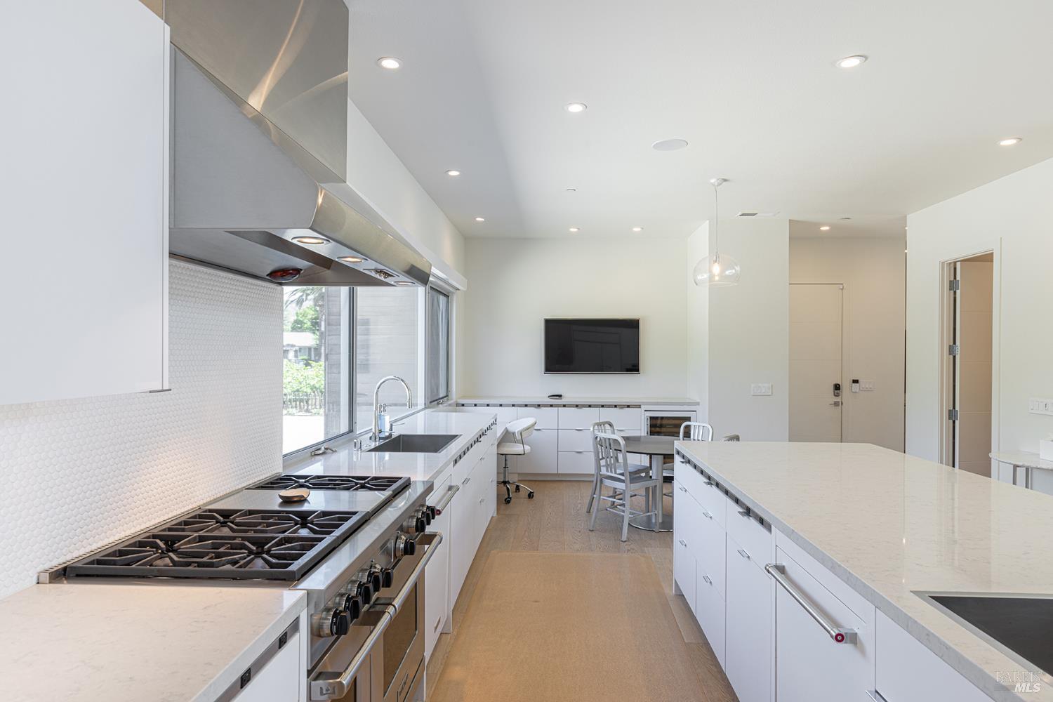Detail Gallery Image 13 of 41 For 1405 Old Winery Ct, Sonoma,  CA 95476 - 3 Beds | 2/1 Baths