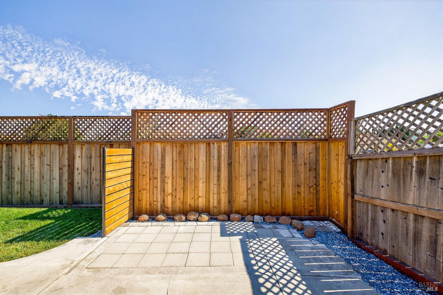 Detail Gallery Image 39 of 54 For 204 Prince Albert Ct, Petaluma,  CA 94954 - 3 Beds | 2 Baths