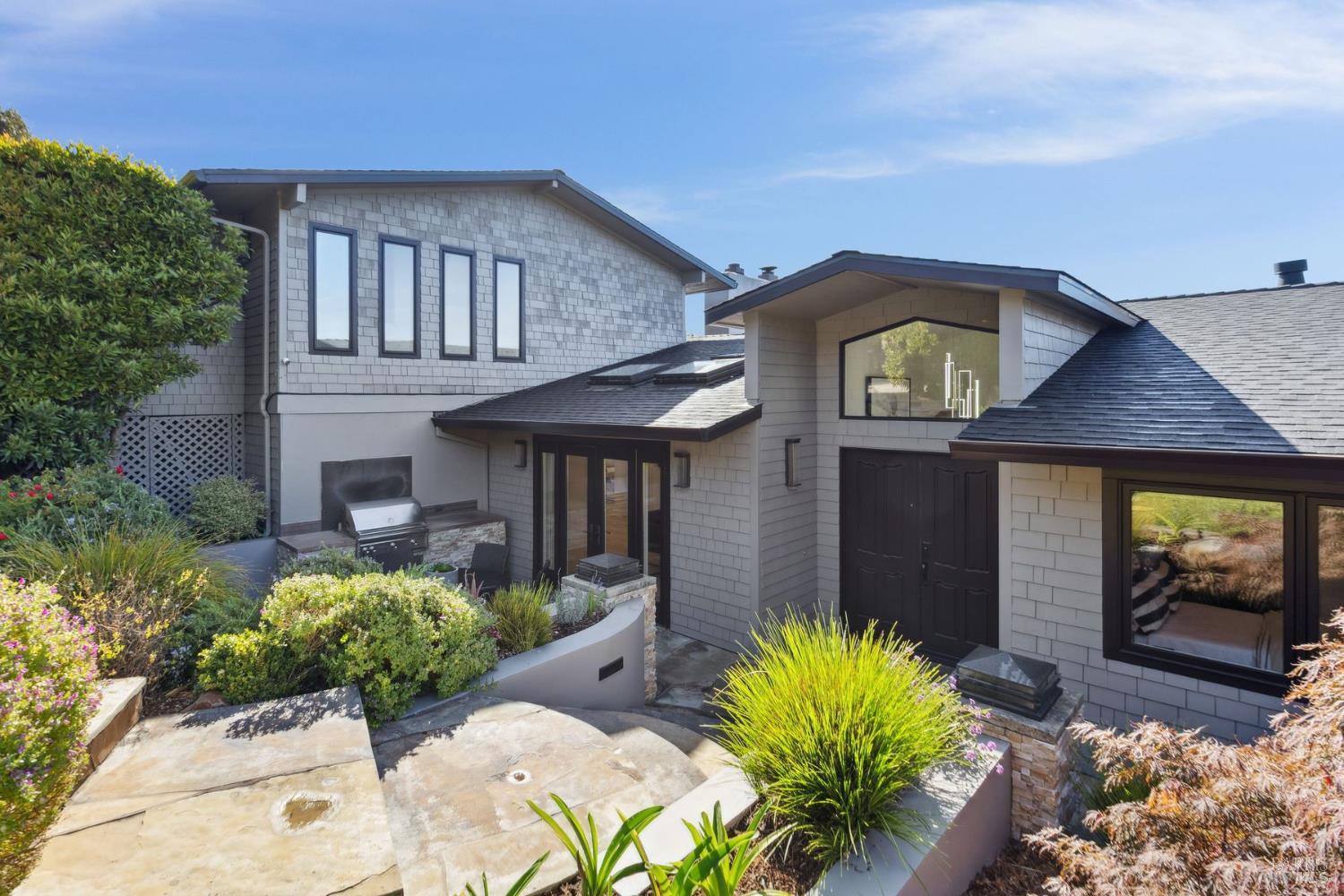 Detail Gallery Image 3 of 68 For 25 Mark Ter, Tiburon,  CA 94920 - 5 Beds | 4 Baths