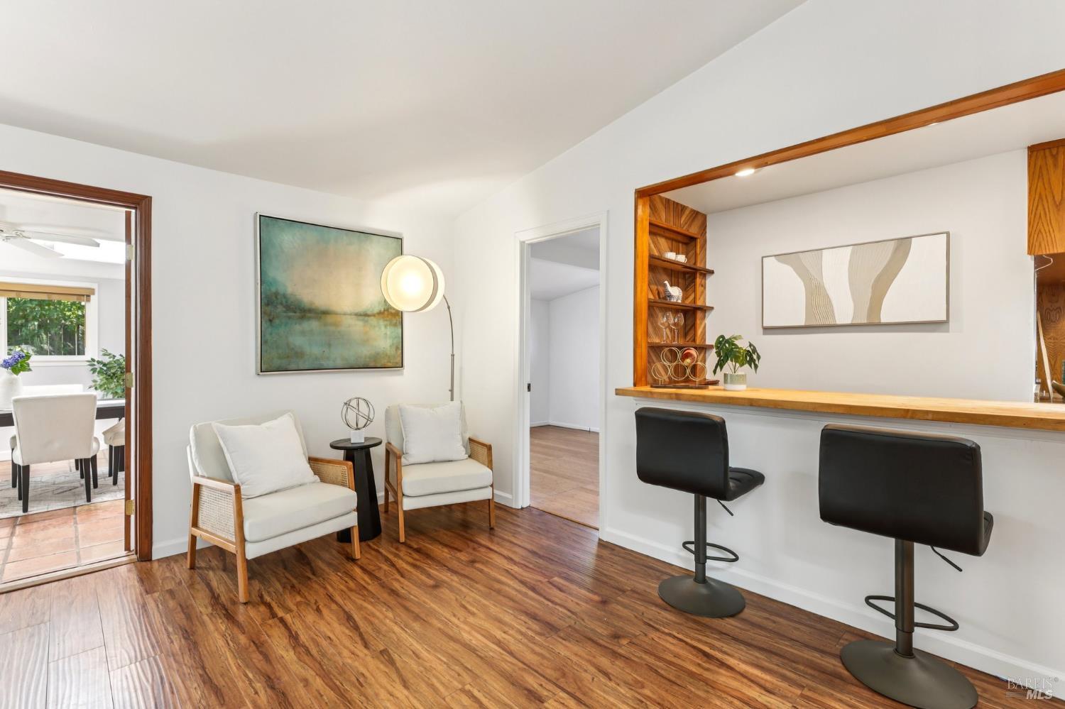 Detail Gallery Image 10 of 58 For 833 Estancia Way, San Rafael,  CA 94903 - 3 Beds | 2 Baths