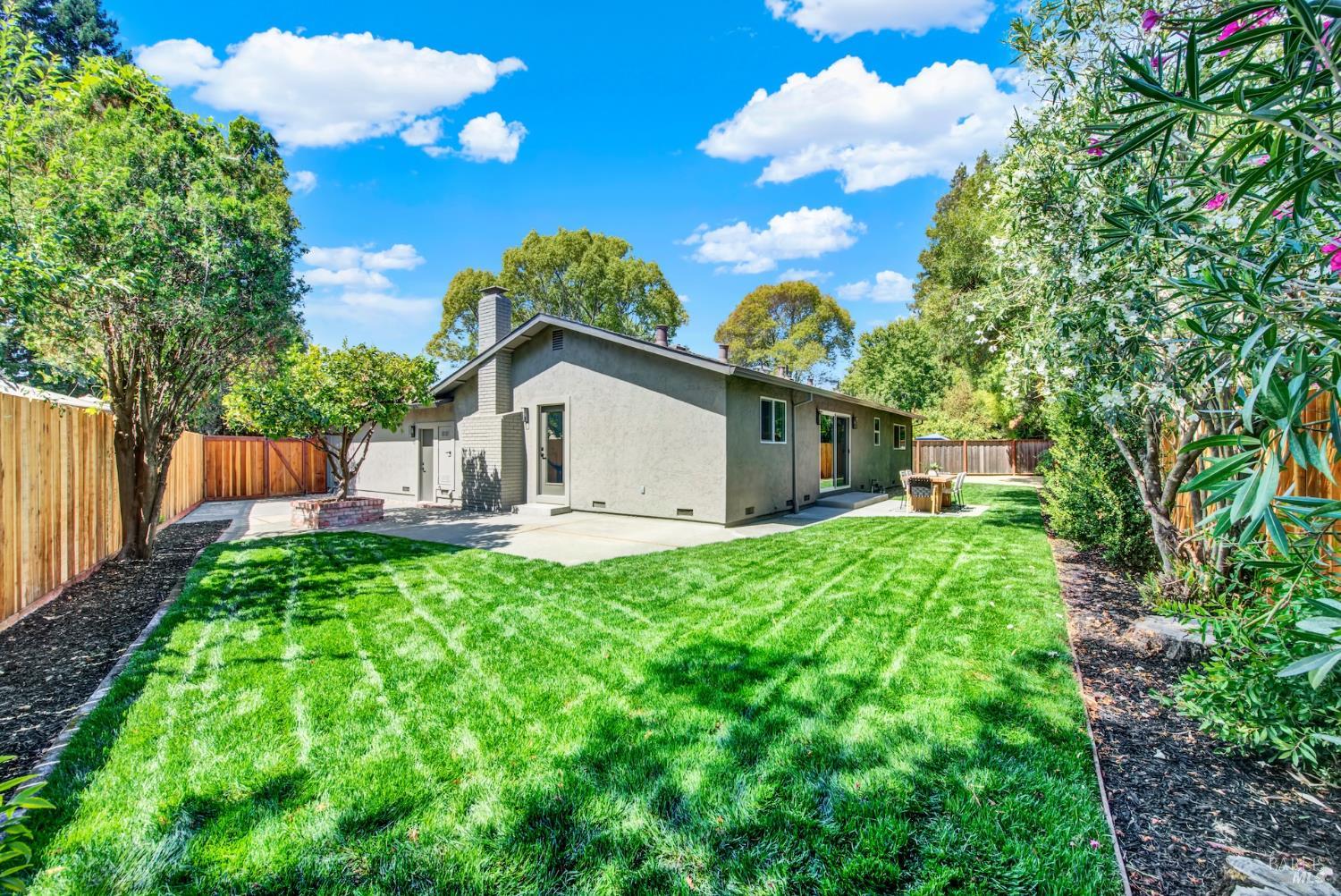 Detail Gallery Image 9 of 61 For 4410 Jefferson Ct, Napa,  CA 94558 - 3 Beds | 2 Baths