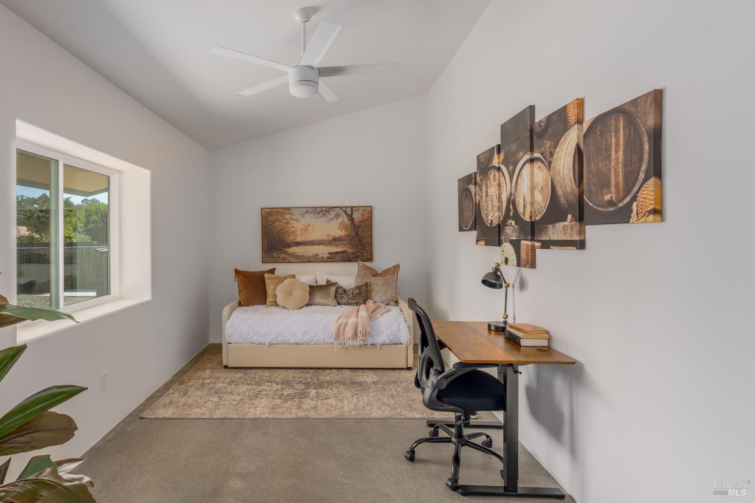 Detail Gallery Image 11 of 24 For 390 Treehaven Ln, Kenwood,  CA 95452 - 2 Beds | 2 Baths