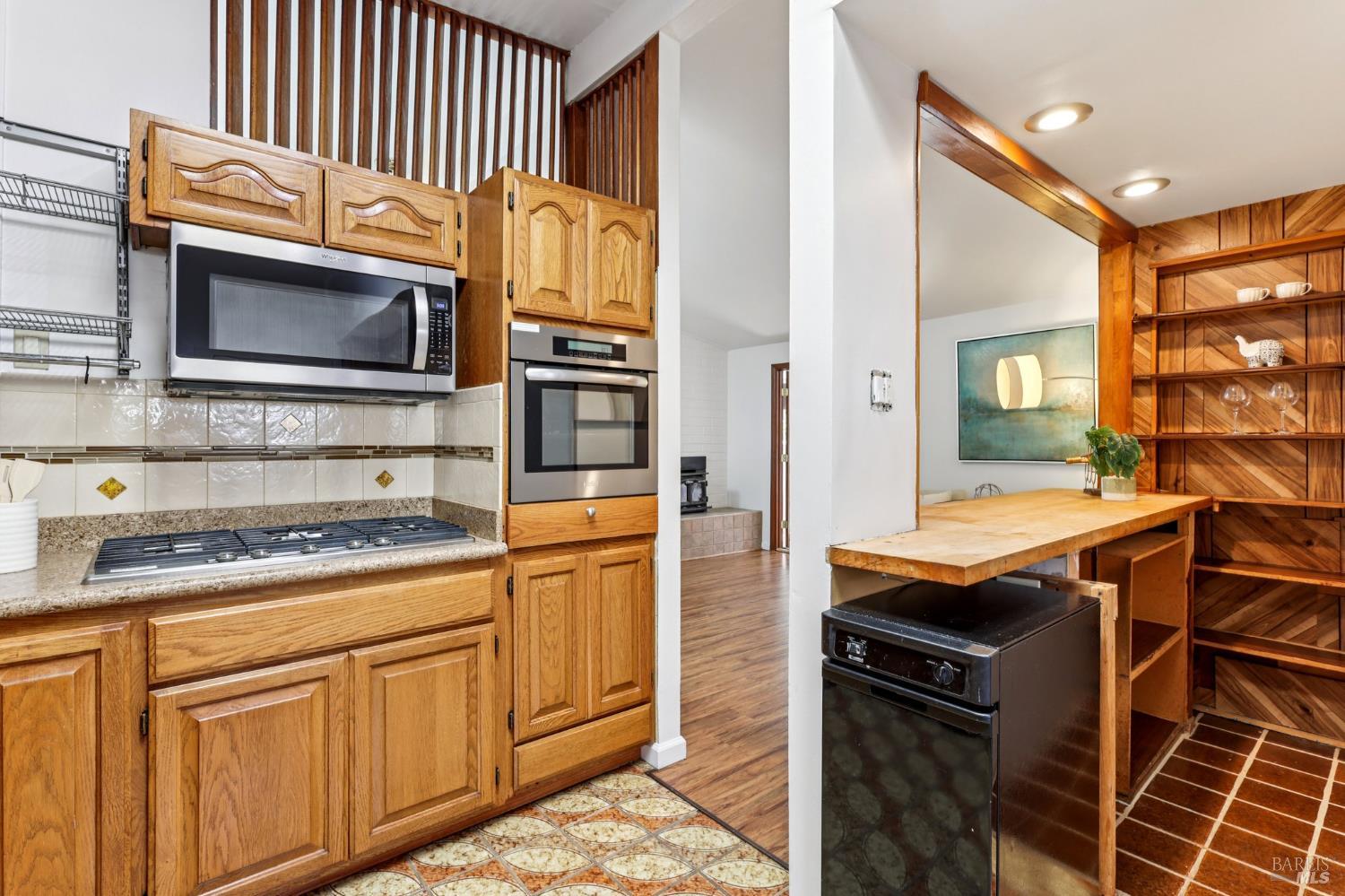 Detail Gallery Image 20 of 58 For 833 Estancia Way, San Rafael,  CA 94903 - 3 Beds | 2 Baths
