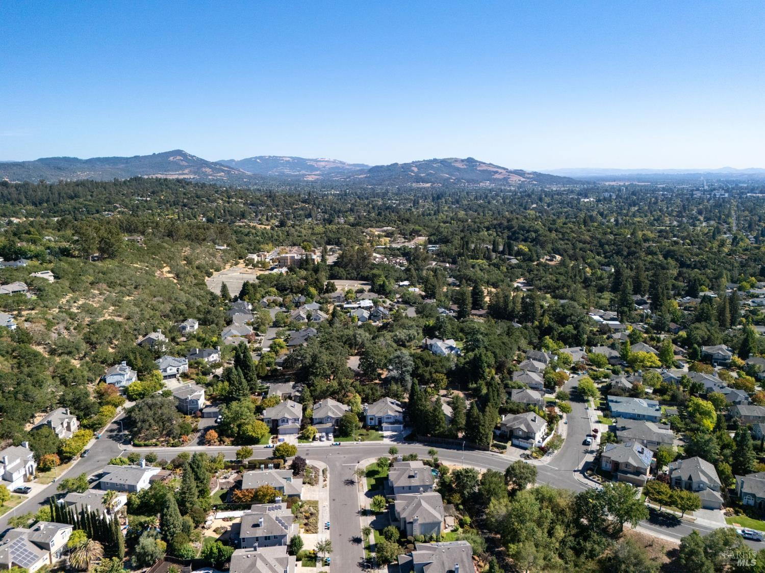 Detail Gallery Image 74 of 81 For 3594 Lake Park Dr, Santa Rosa,  CA 95403 - 4 Beds | 3 Baths