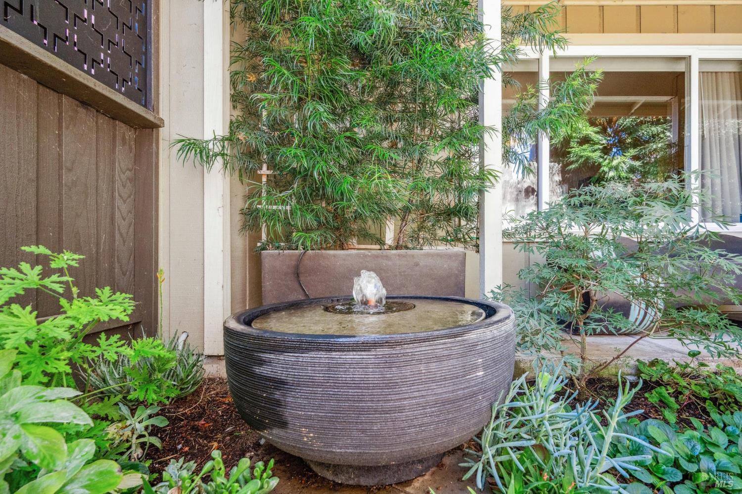 Detail Gallery Image 8 of 39 For 14735 Carrier Ln, Guerneville,  CA 95446 - 3 Beds | 2 Baths