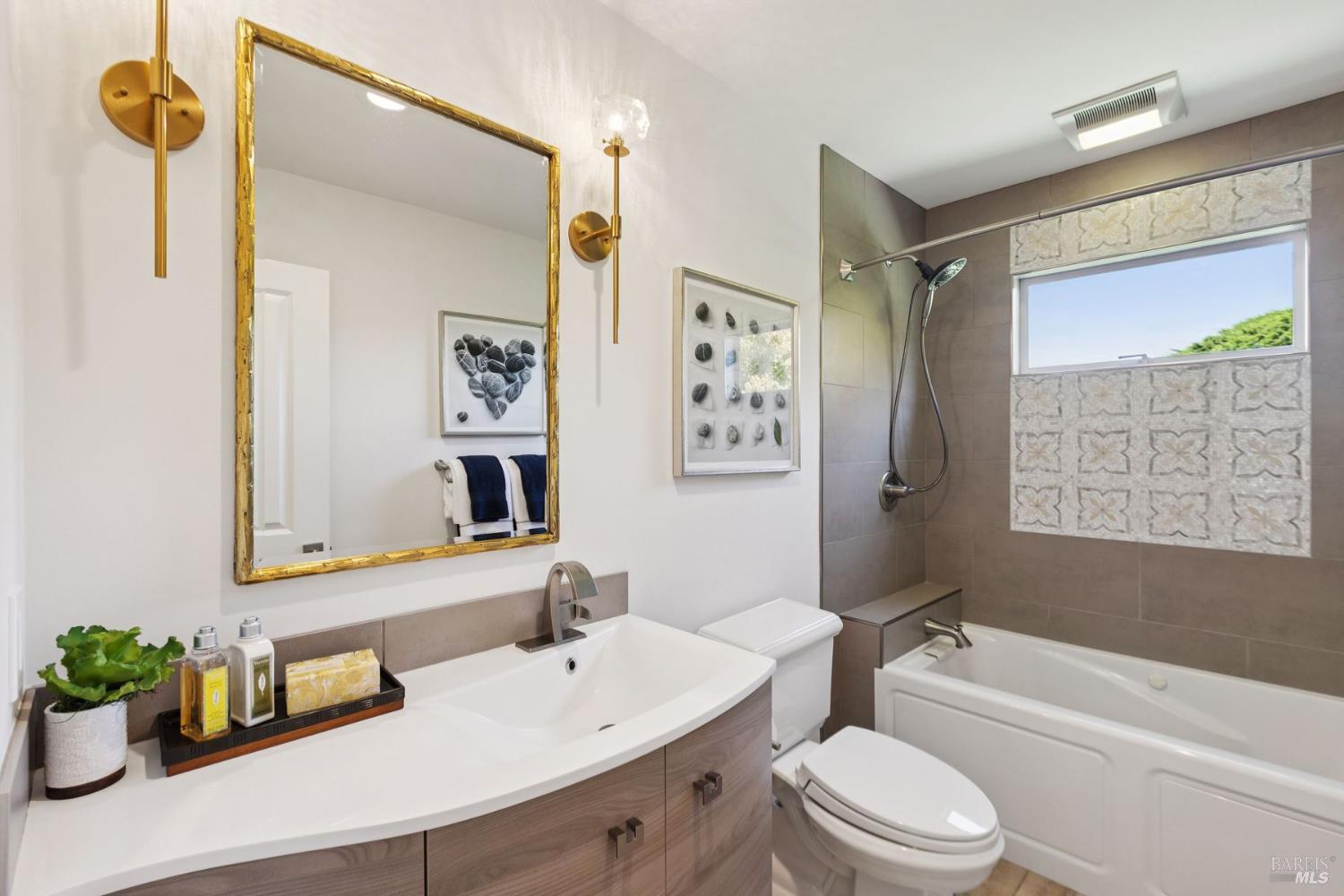 Detail Gallery Image 46 of 68 For 25 Mark Ter, Tiburon,  CA 94920 - 5 Beds | 4 Baths