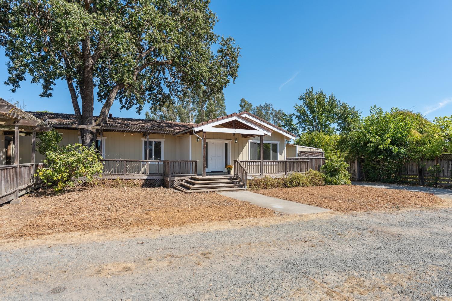 Detail Gallery Image 38 of 46 For 1795 Lovall Valley Rd, Sonoma,  CA 95476 - 3 Beds | 2 Baths