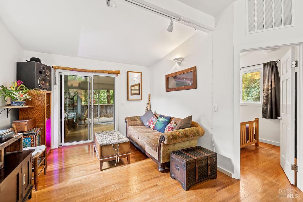 Detail Gallery Image 25 of 77 For 15990 Drake Rd, Guerneville,  CA 95446 - 1 Beds | 1 Baths