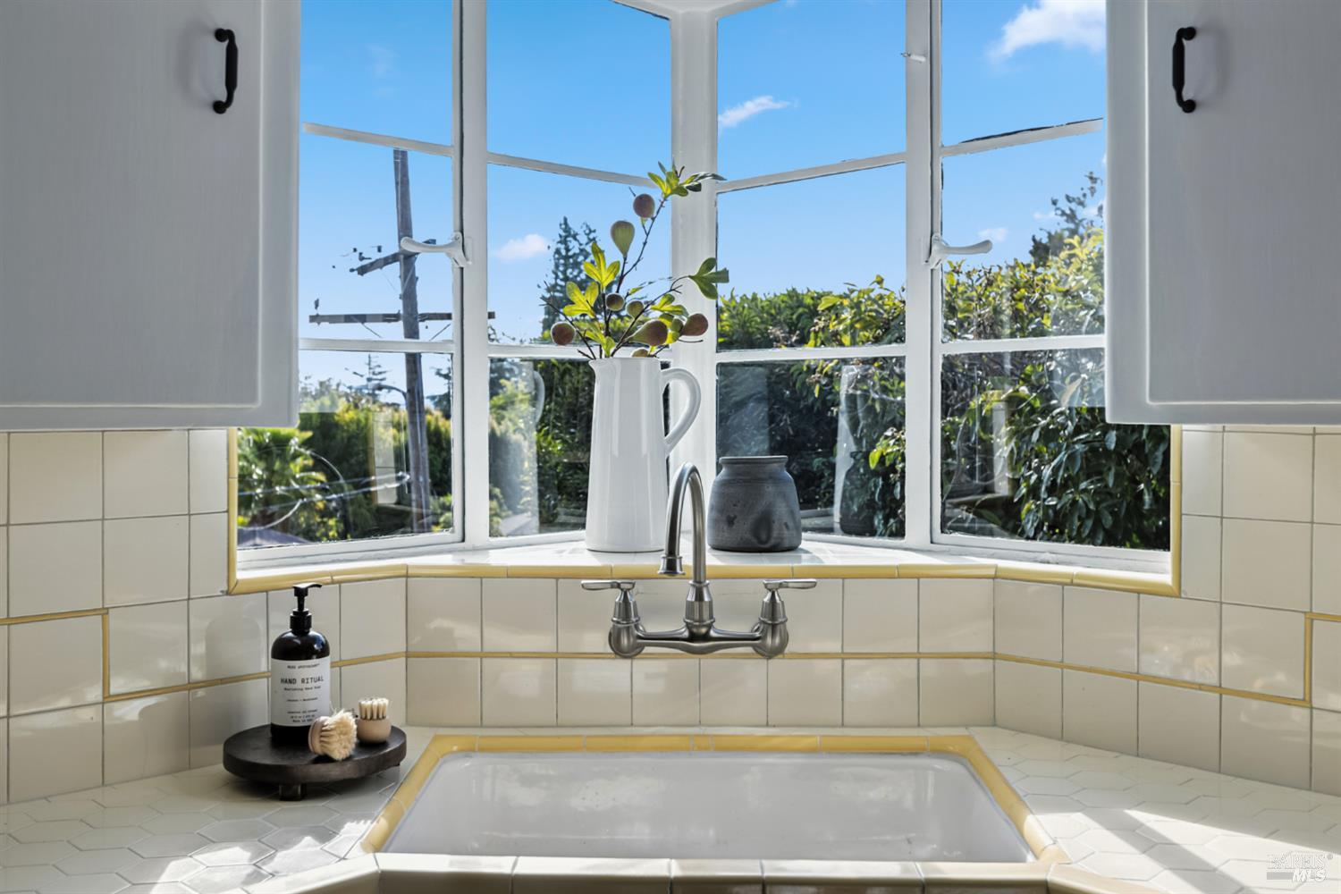 Detail Gallery Image 12 of 38 For 21 Marina Blvd, San Rafael,  CA 94901 - 2 Beds | 1/1 Baths