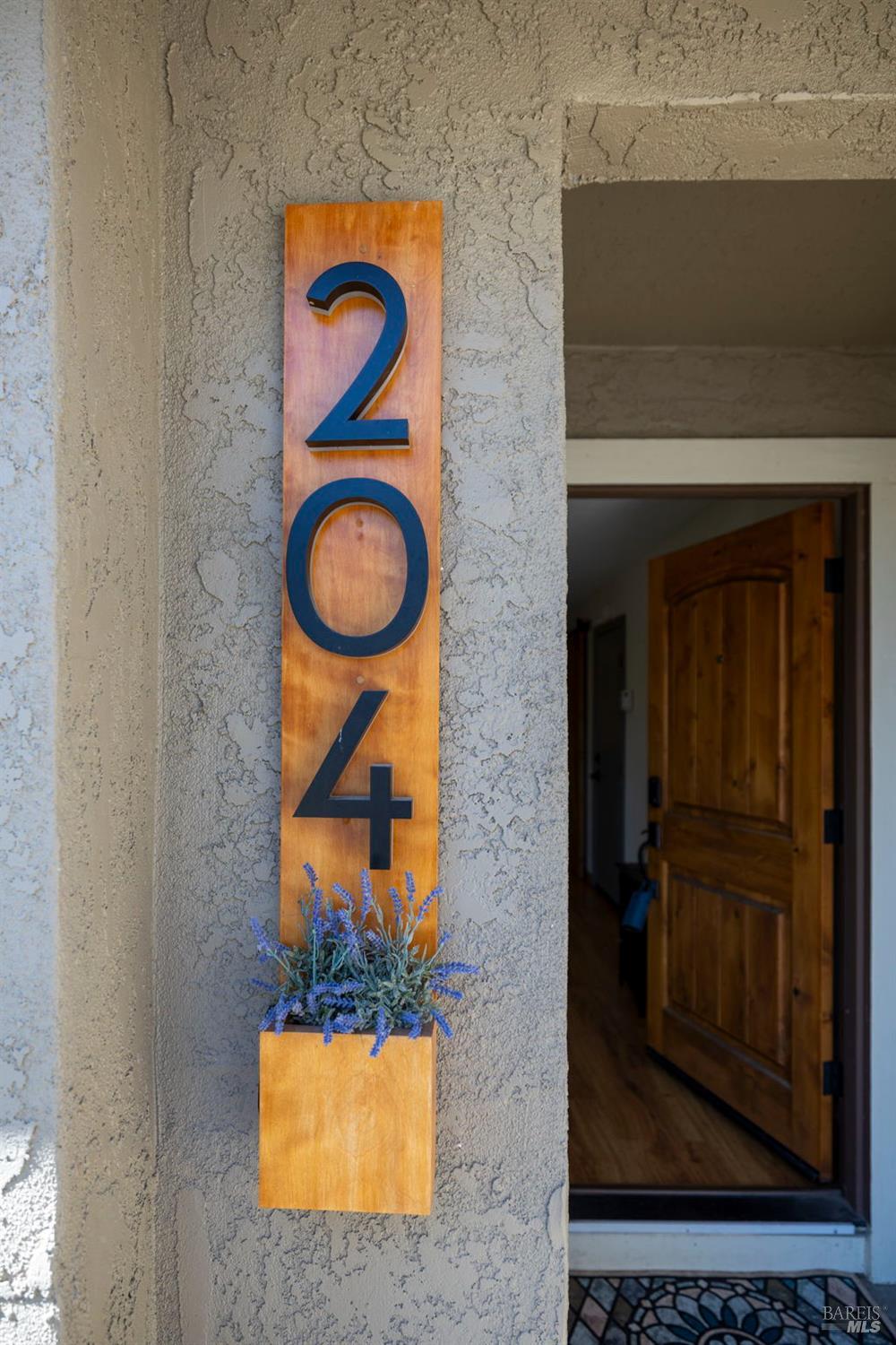Detail Gallery Image 10 of 54 For 204 Prince Albert Ct, Petaluma,  CA 94954 - 3 Beds | 2 Baths