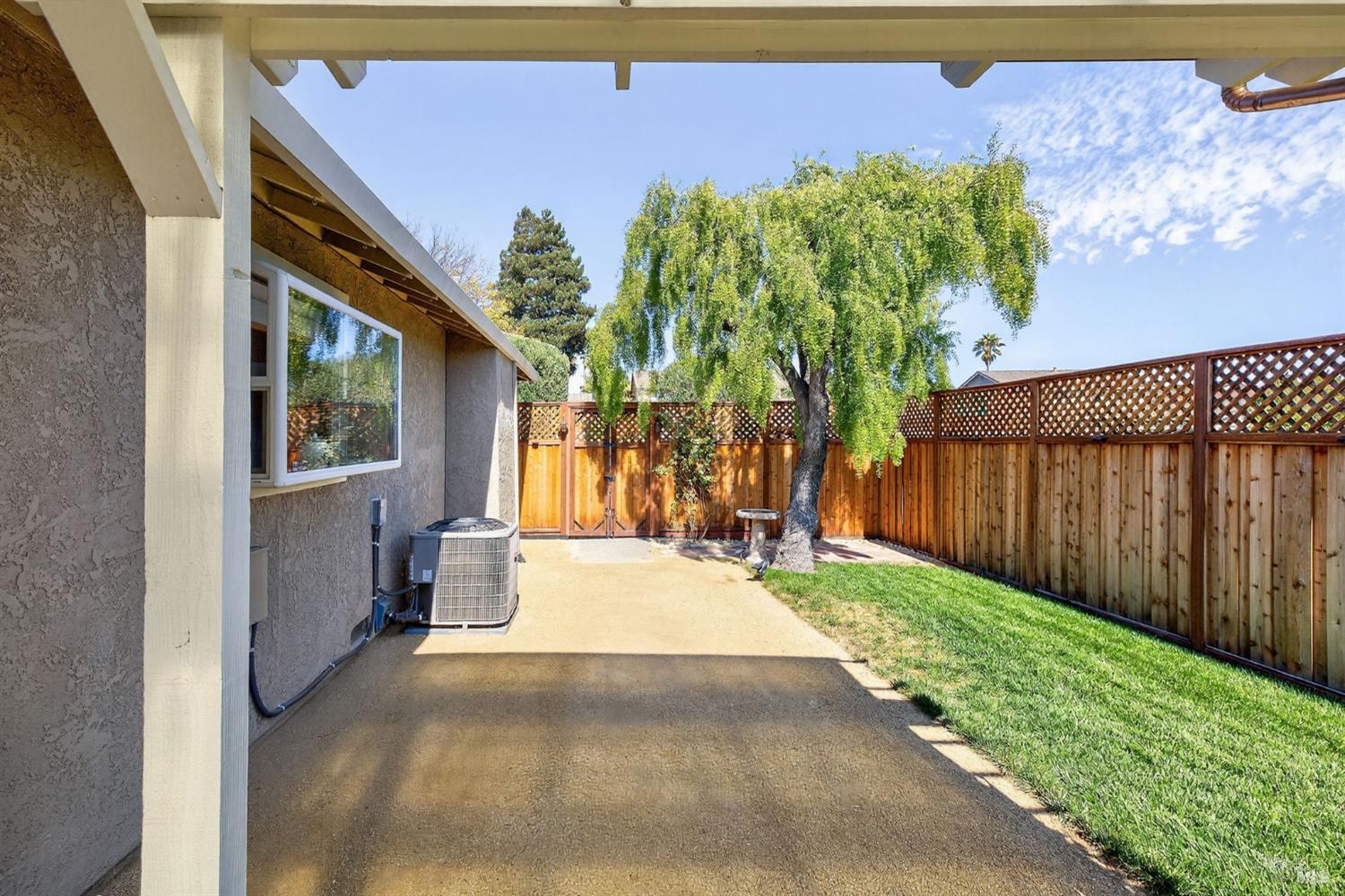 Detail Gallery Image 40 of 54 For 204 Prince Albert Ct, Petaluma,  CA 94954 - 3 Beds | 2 Baths