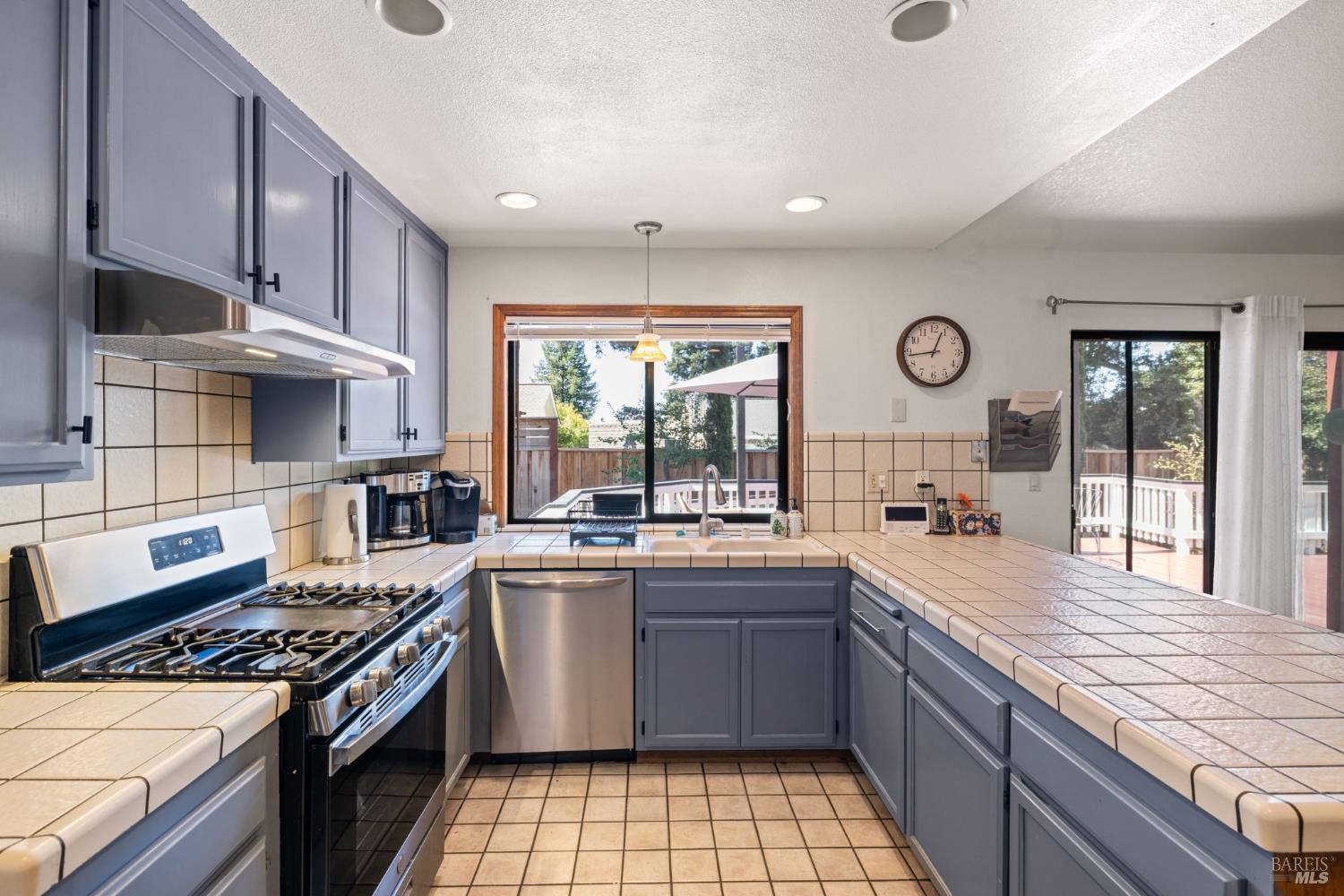 Detail Gallery Image 29 of 38 For 5525 Carriage Ln, Sonoma,  CA 95403 - 4 Beds | 2 Baths
