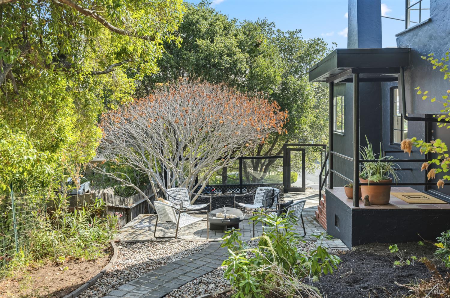 Detail Gallery Image 26 of 38 For 21 Marina Blvd, San Rafael,  CA 94901 - 2 Beds | 1/1 Baths