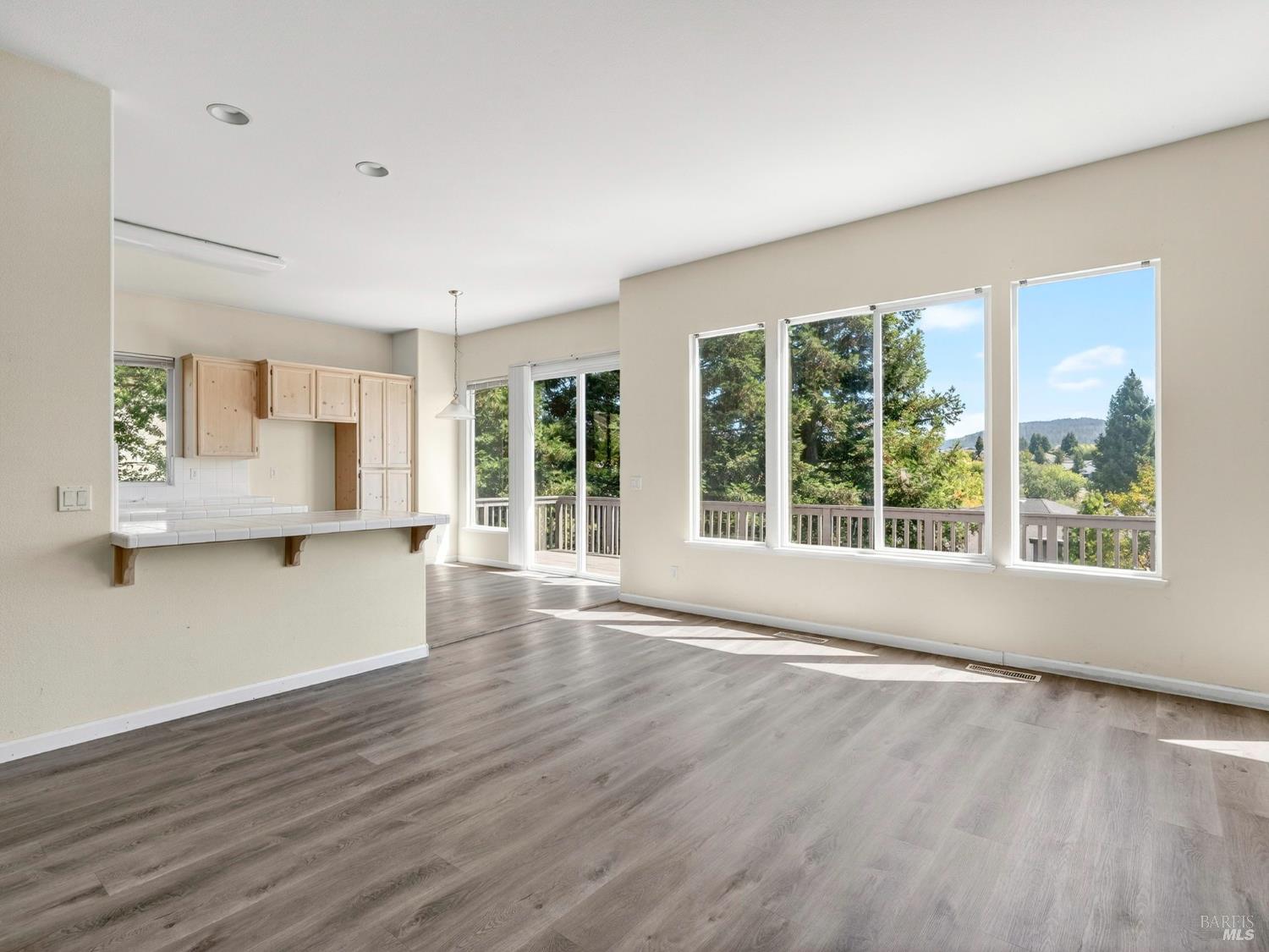 Detail Gallery Image 11 of 66 For 5794 Owl Hill Ave, Santa Rosa,  CA 95409 - 4 Beds | 2/1 Baths