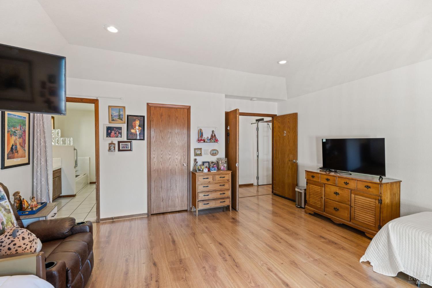 Detail Gallery Image 13 of 38 For 5525 Carriage Ln, Sonoma,  CA 95403 - 4 Beds | 2 Baths
