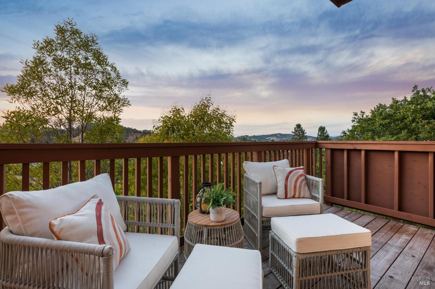 Detail Gallery Image 7 of 45 For 844 Arlene Way, Novato,  CA 94947 - 3 Beds | 2/1 Baths
