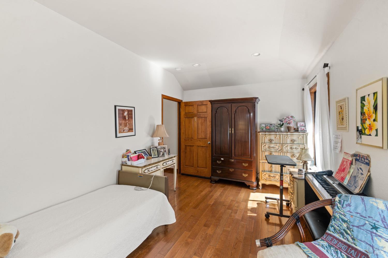 Detail Gallery Image 8 of 38 For 5525 Carriage Ln, Sonoma,  CA 95403 - 4 Beds | 2 Baths