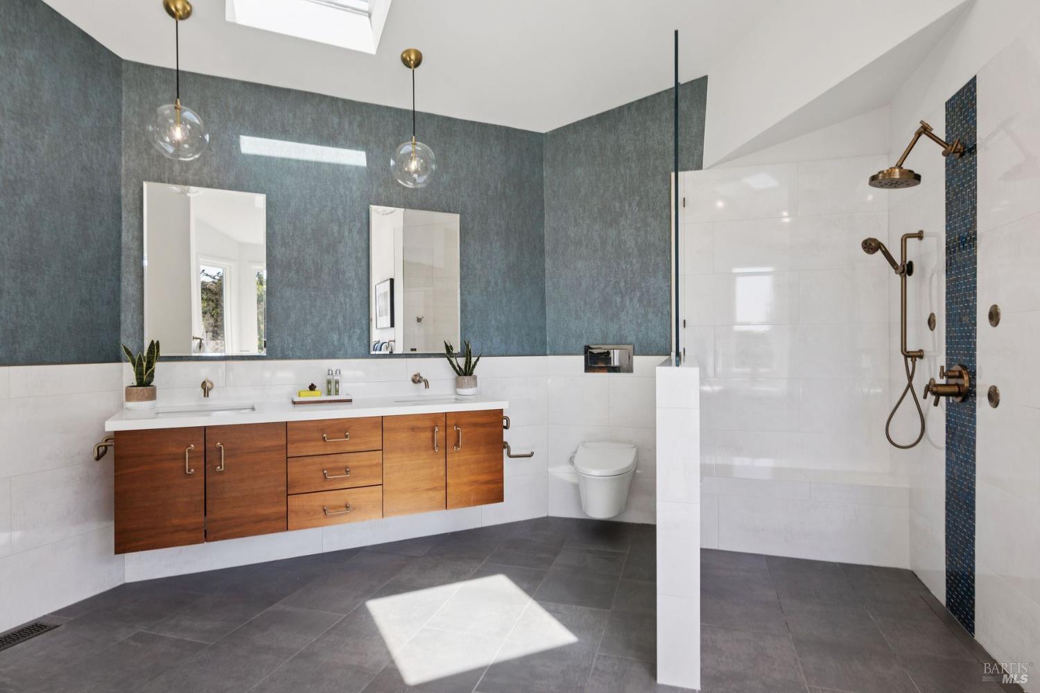 Detail Gallery Image 32 of 68 For 25 Mark Ter, Tiburon,  CA 94920 - 5 Beds | 4 Baths